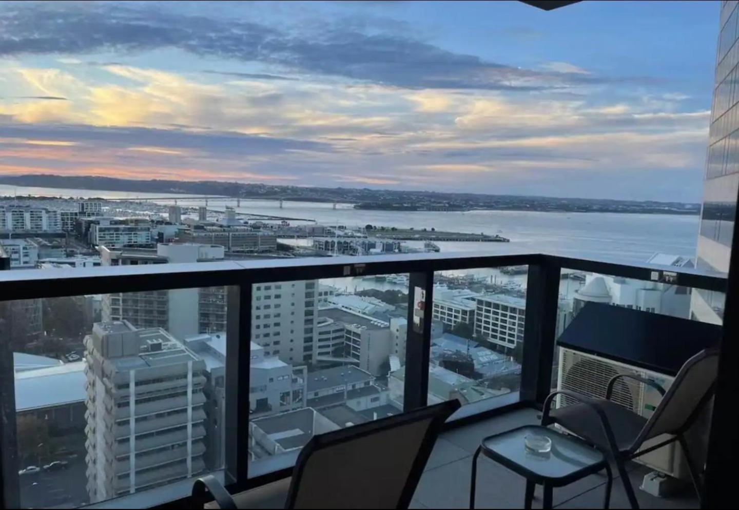 Magnificent Skytower, Sea, Habour View In Cbd Lejlighed Auckland Eksteriør billede