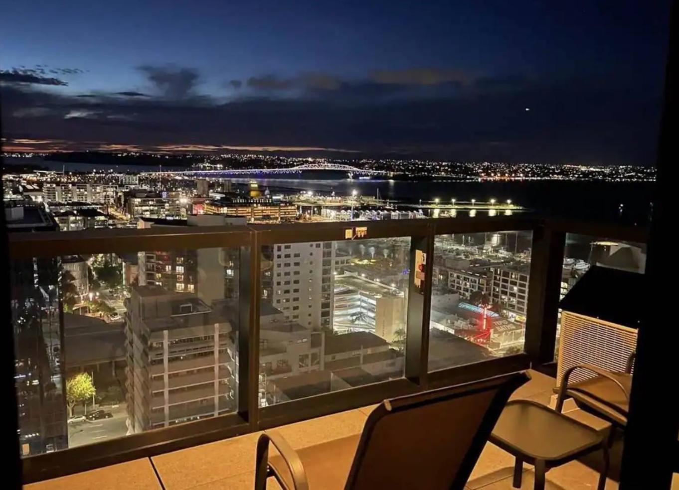 Magnificent Skytower, Sea, Habour View In Cbd Lejlighed Auckland Eksteriør billede