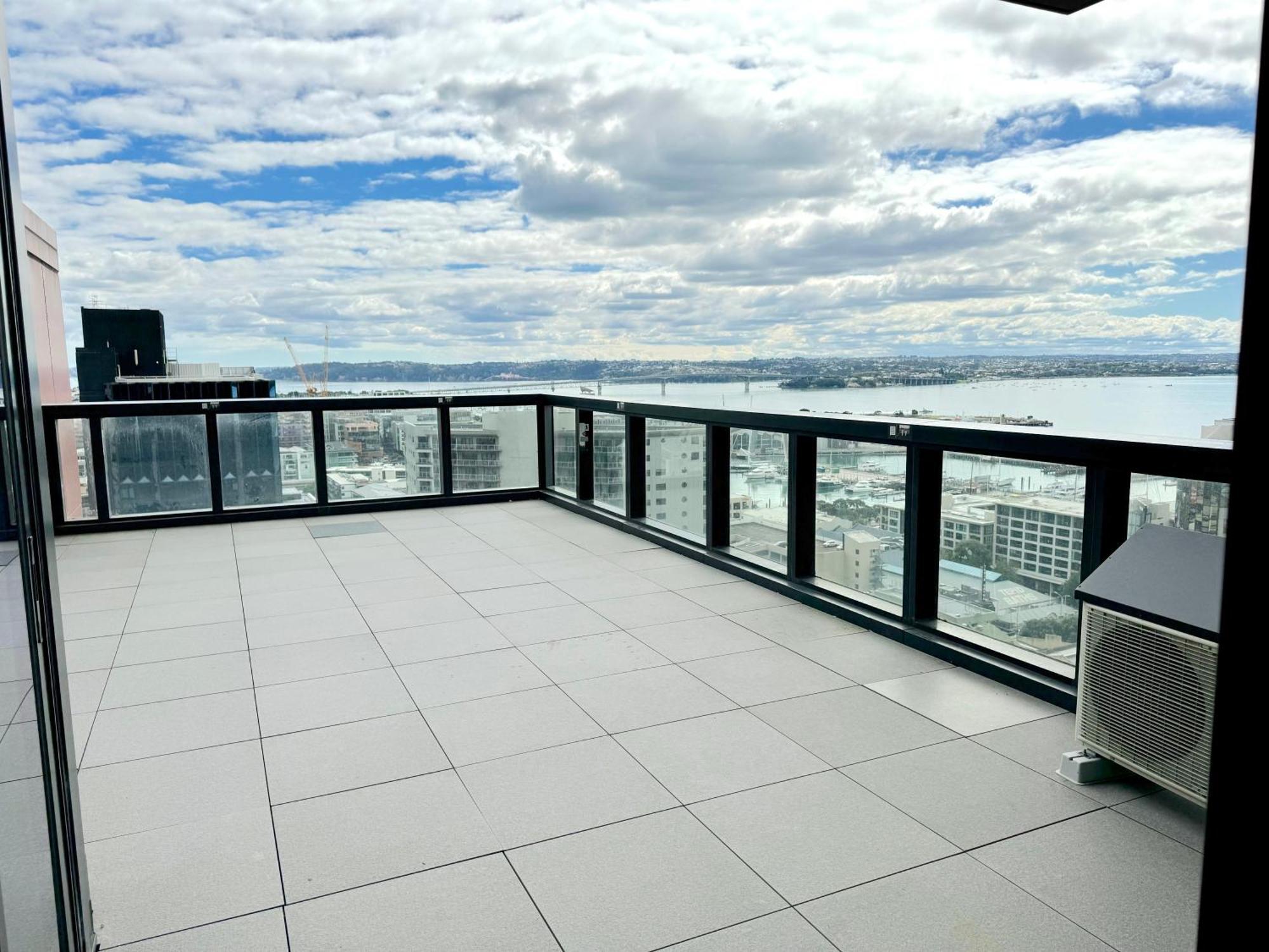 Magnificent Skytower, Sea, Habour View In Cbd Lejlighed Auckland Eksteriør billede